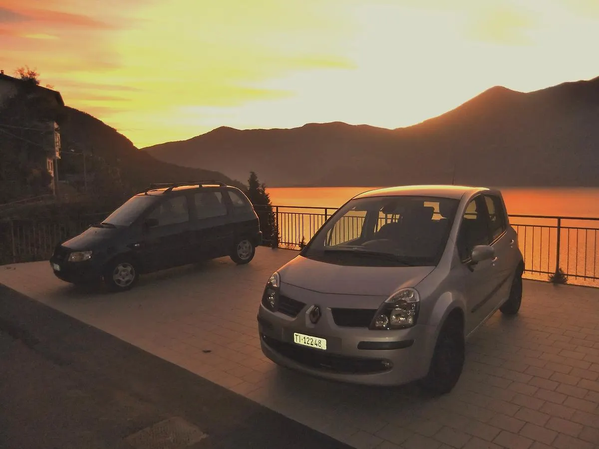 Сasa de vacaciones casa camelie Villa Pino Lago Maggiore Italia